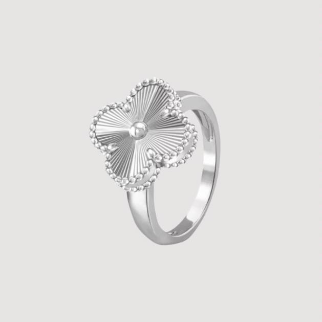 Van Cleef Ring